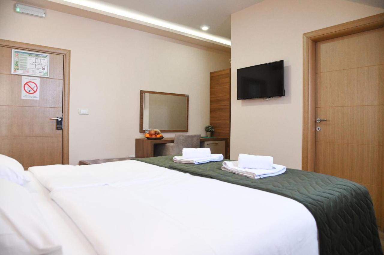 Hotel Garden Нови-Сад Экстерьер фото