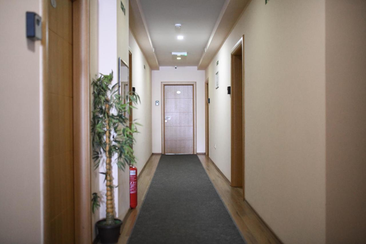 Hotel Garden Нови-Сад Экстерьер фото