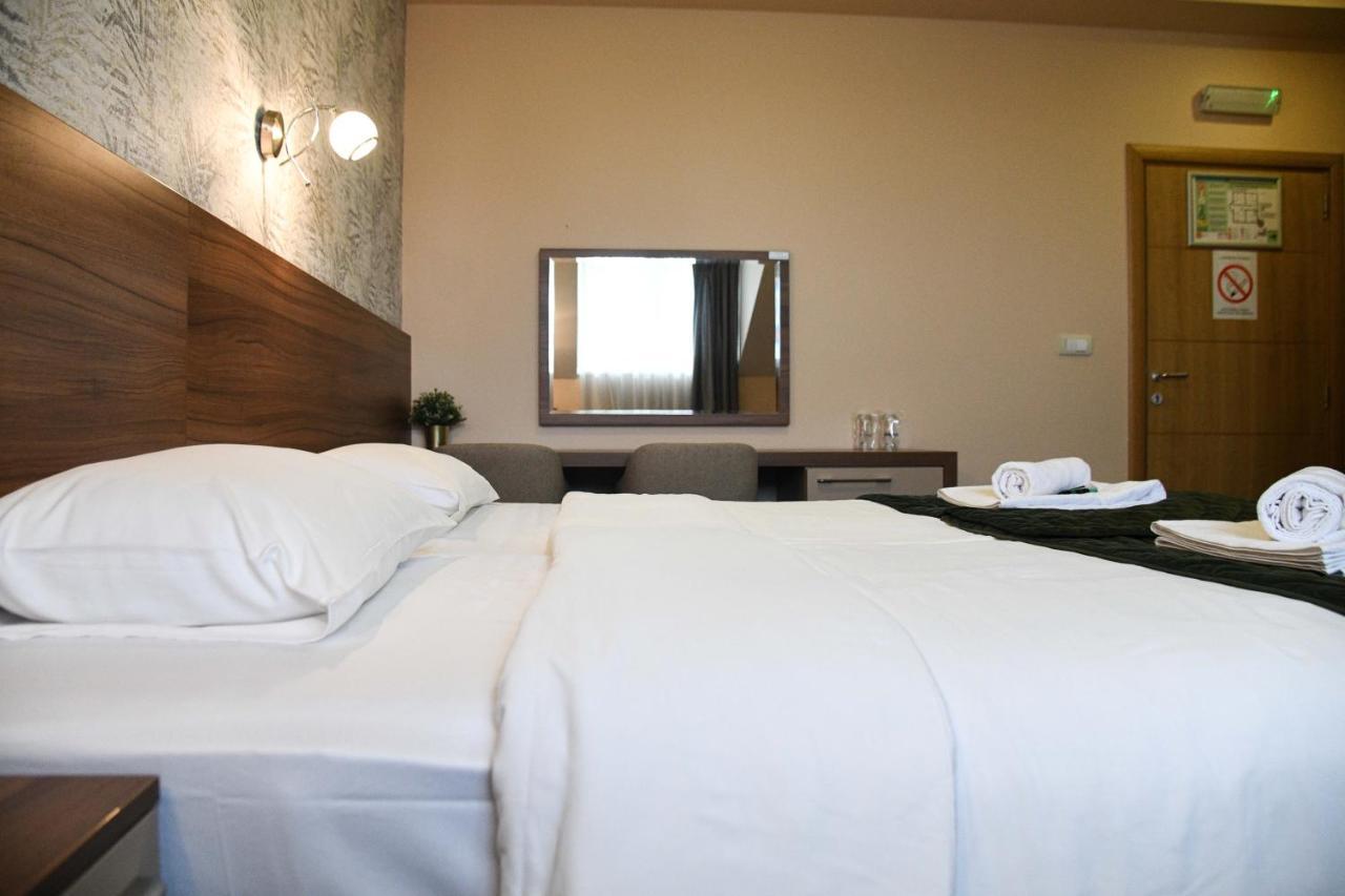 Hotel Garden Нови-Сад Экстерьер фото