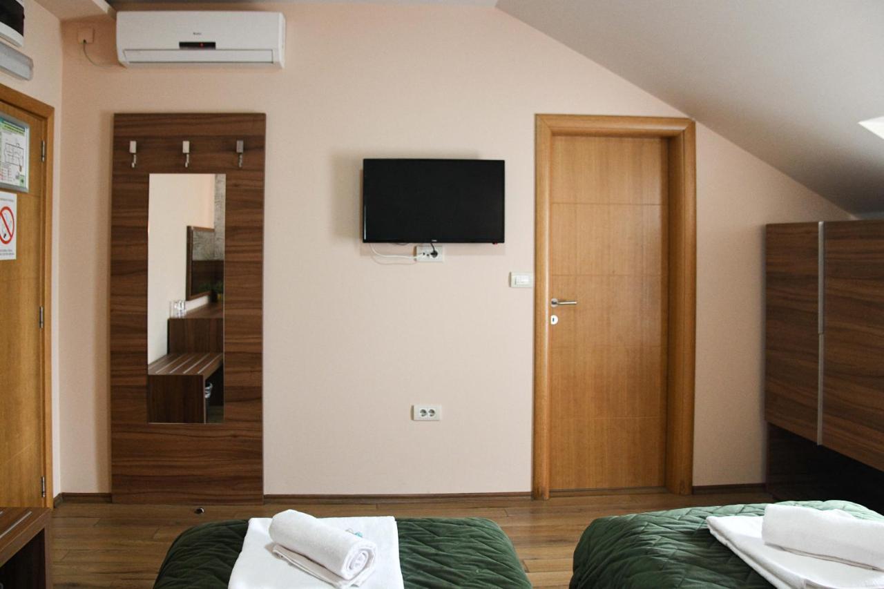 Hotel Garden Нови-Сад Экстерьер фото